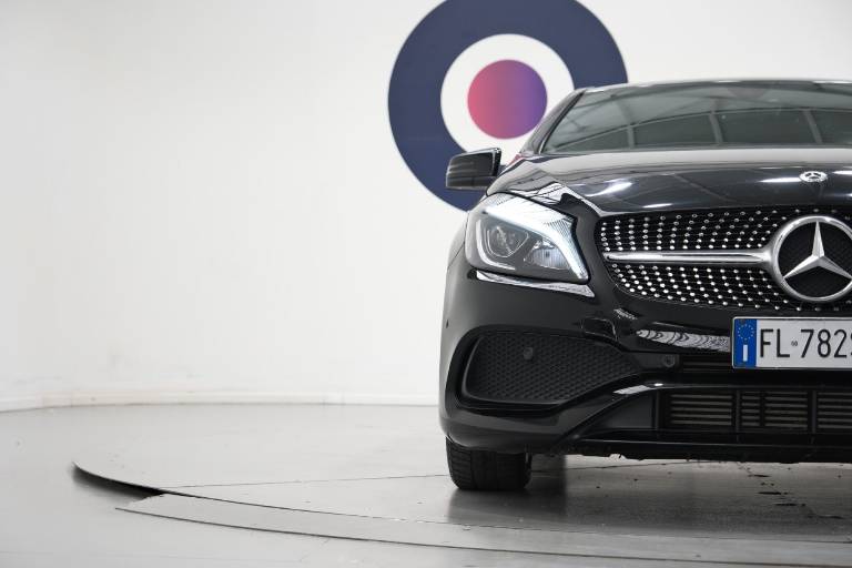 MERCEDES-BENZ A 180 48
