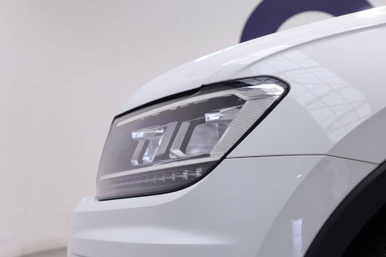 VOLKSWAGEN Tiguan 19