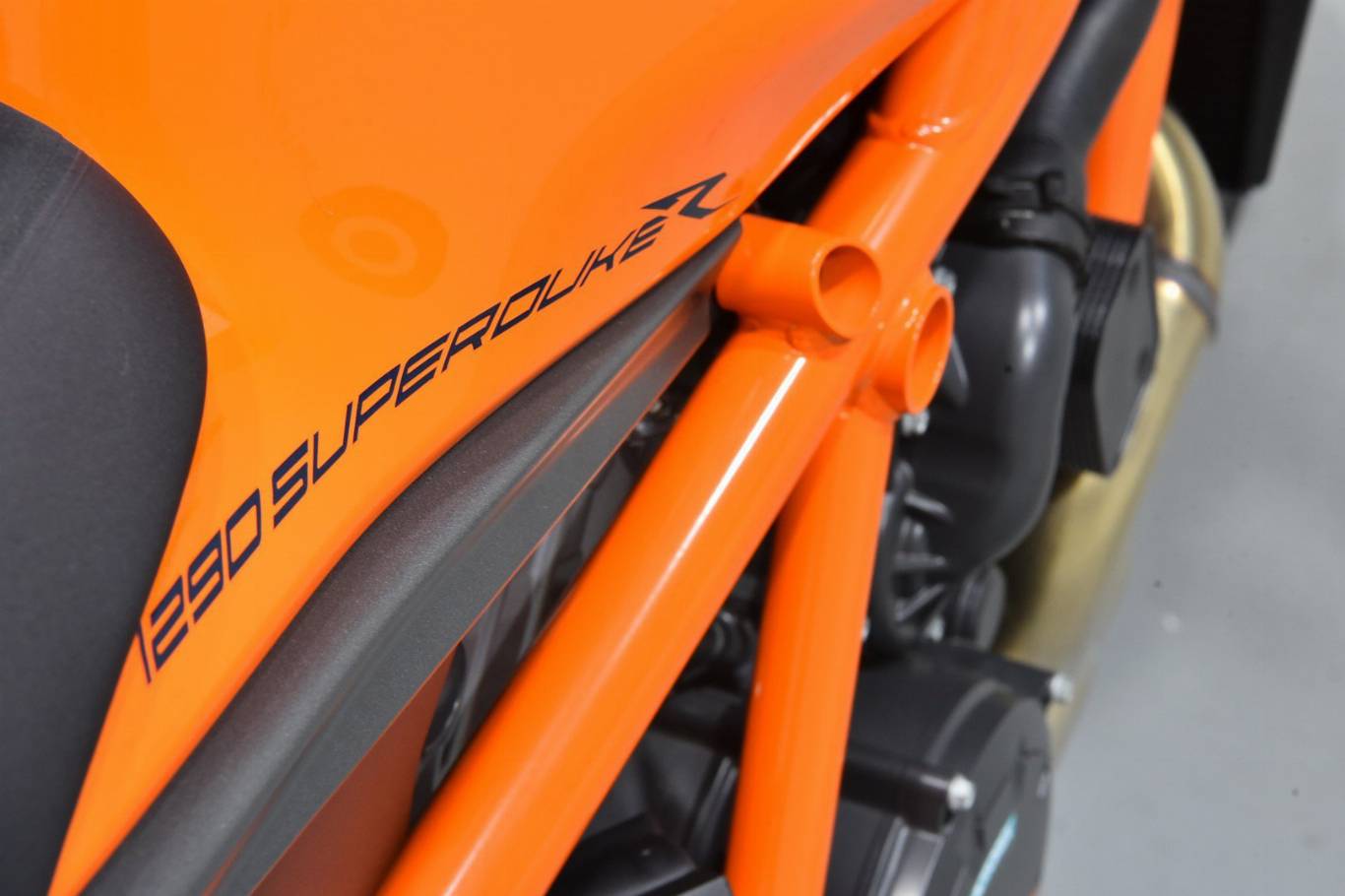 KTM 1290 Super Duke R 36
