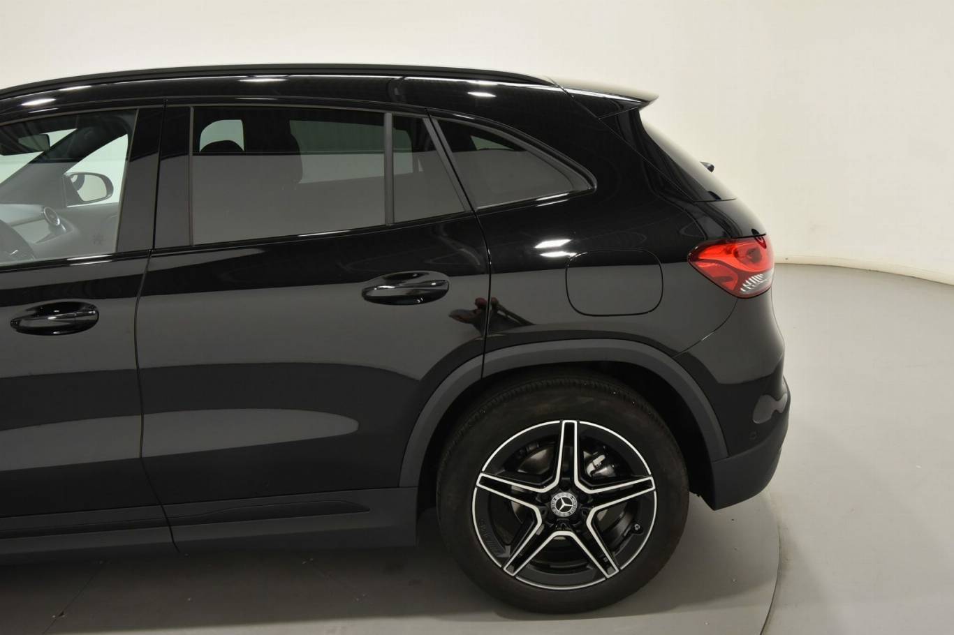 MERCEDES-BENZ GLA 200 40