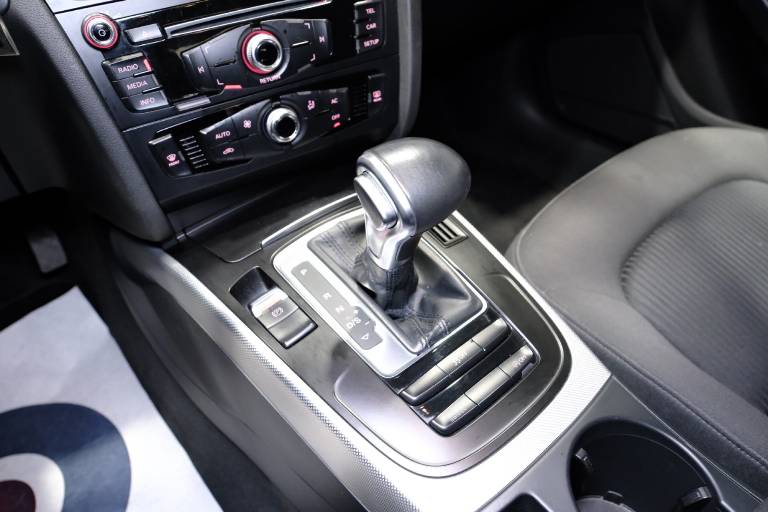 AUDI A4 30