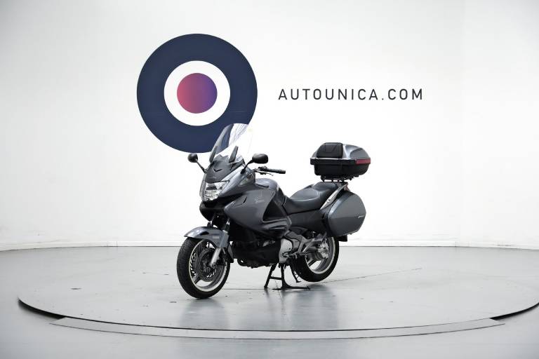 HONDA Deauville 700 1