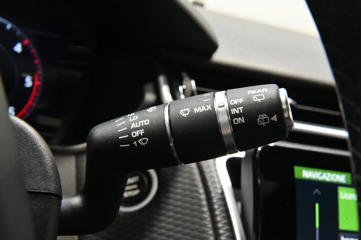 LAND ROVER Range Rover Velar 24