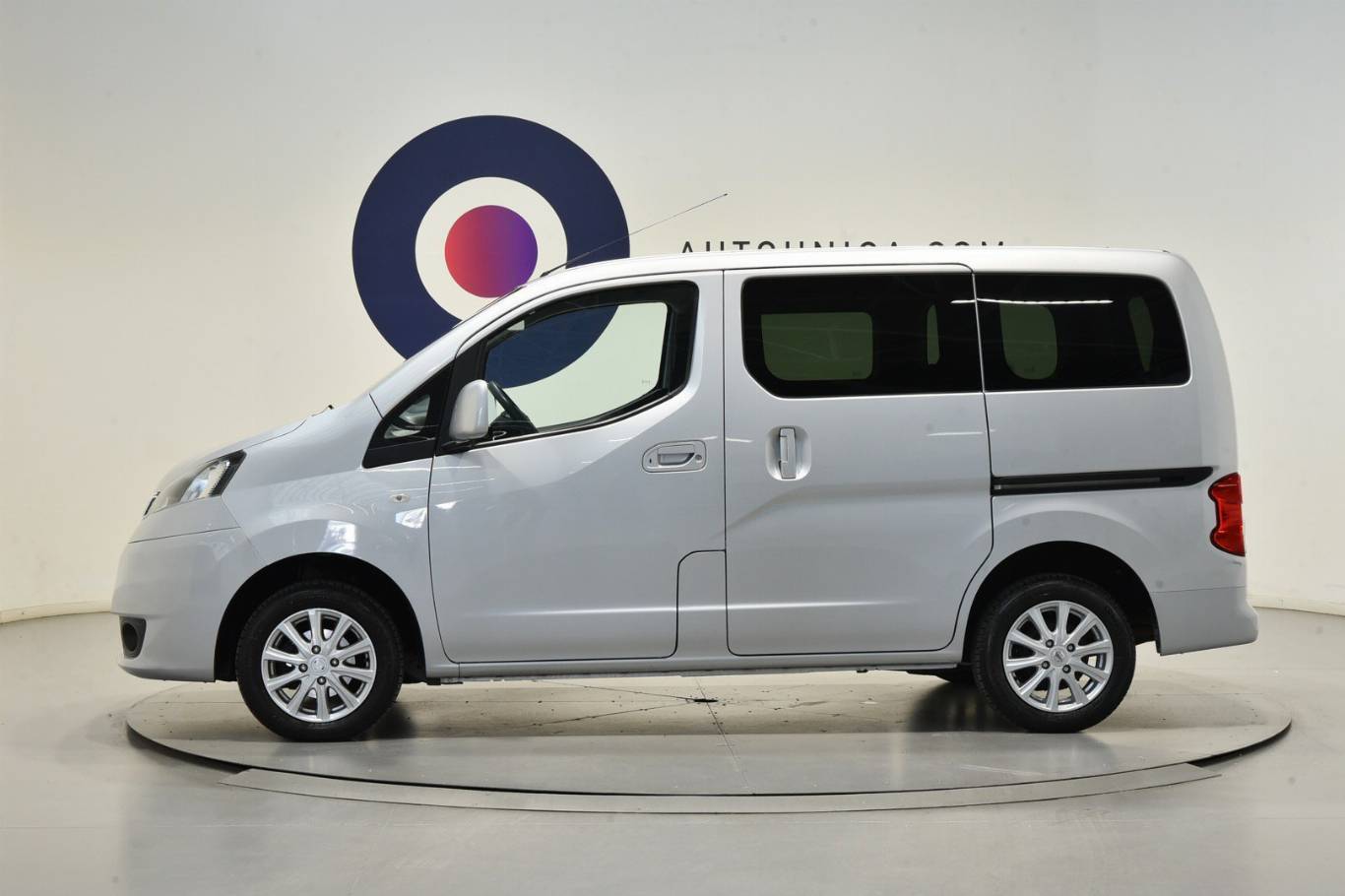 NISSAN NV200 31