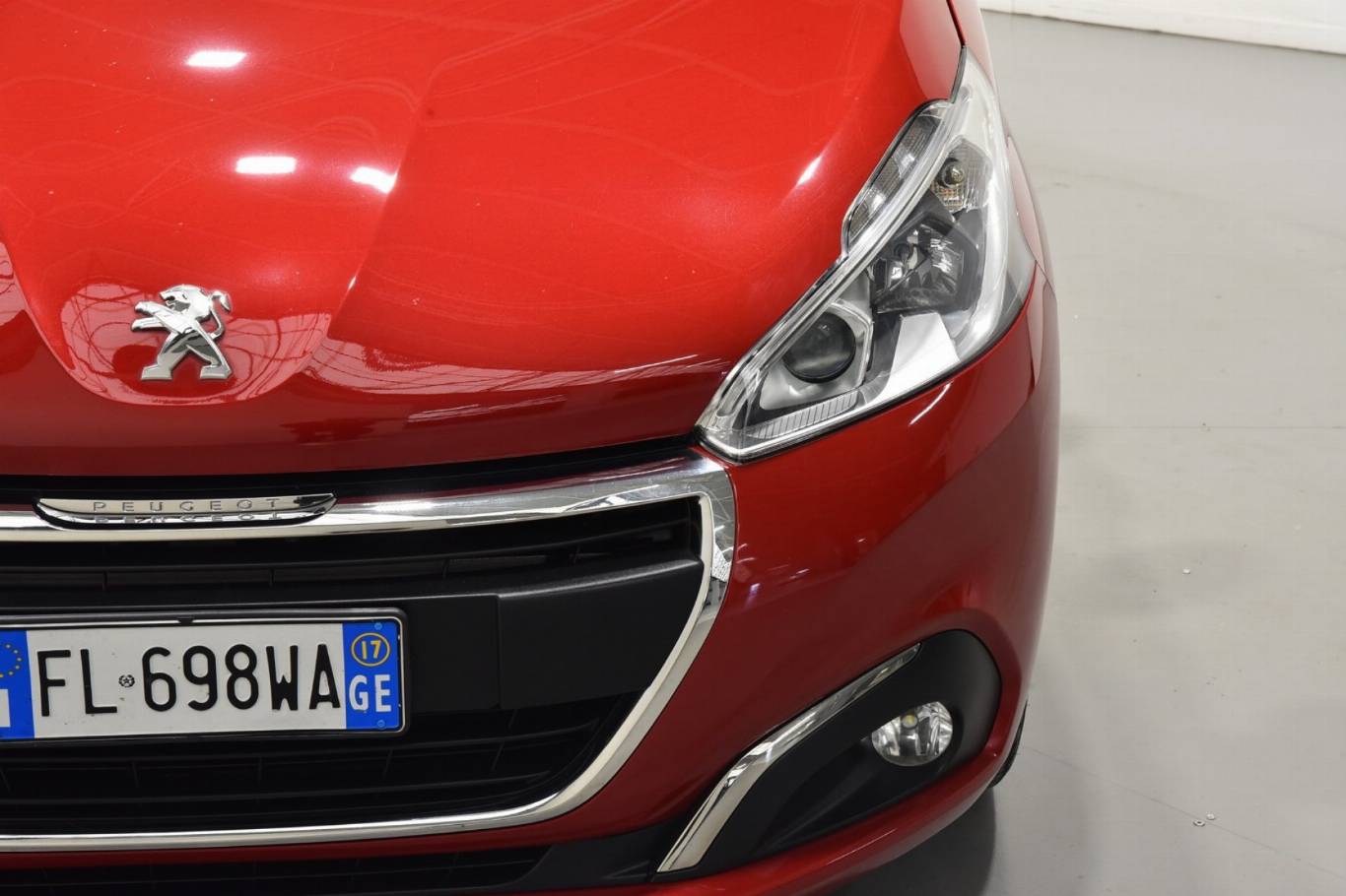 PEUGEOT 208 18