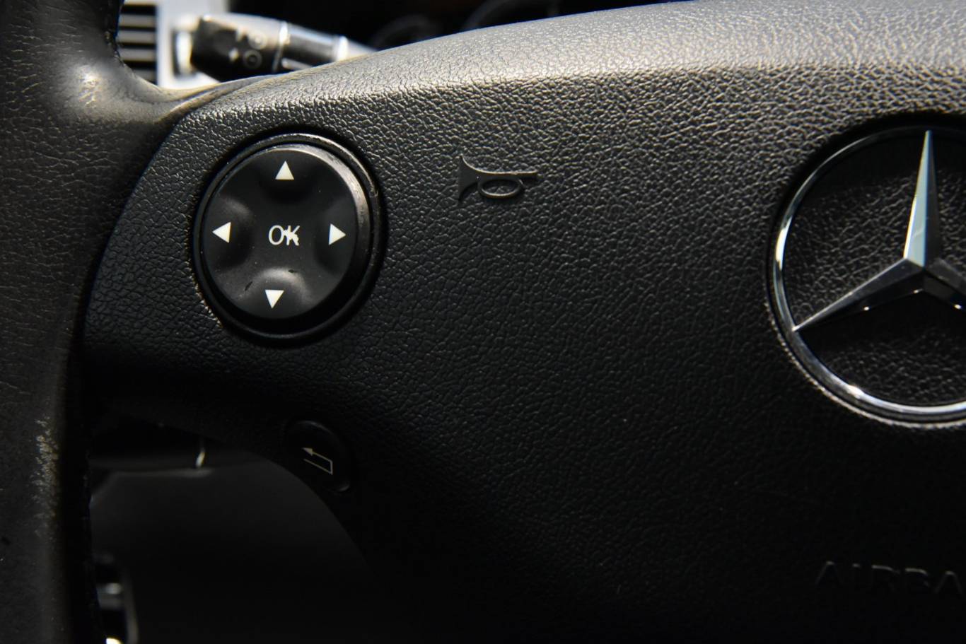 MERCEDES-BENZ S 320 24