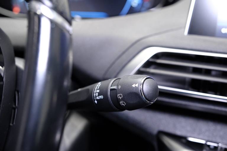 PEUGEOT 3008 27