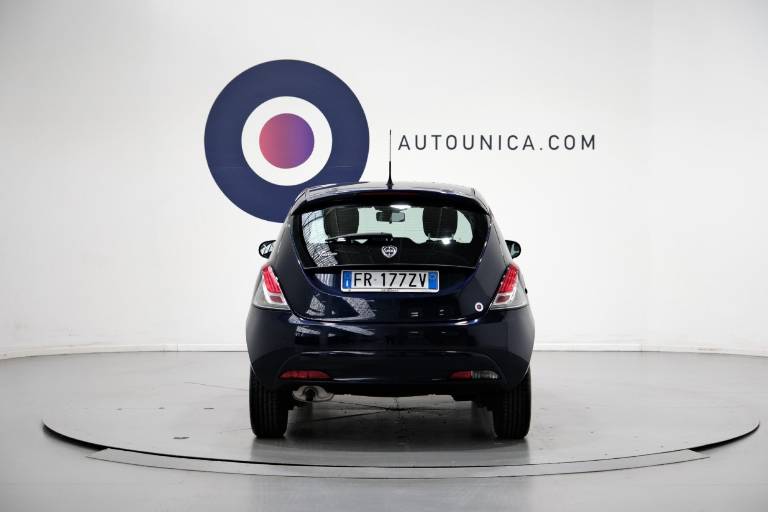 LANCIA Ypsilon 17