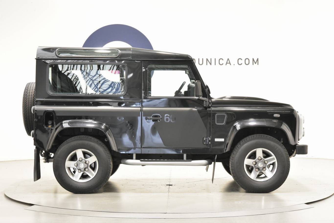 LAND ROVER Defender 29