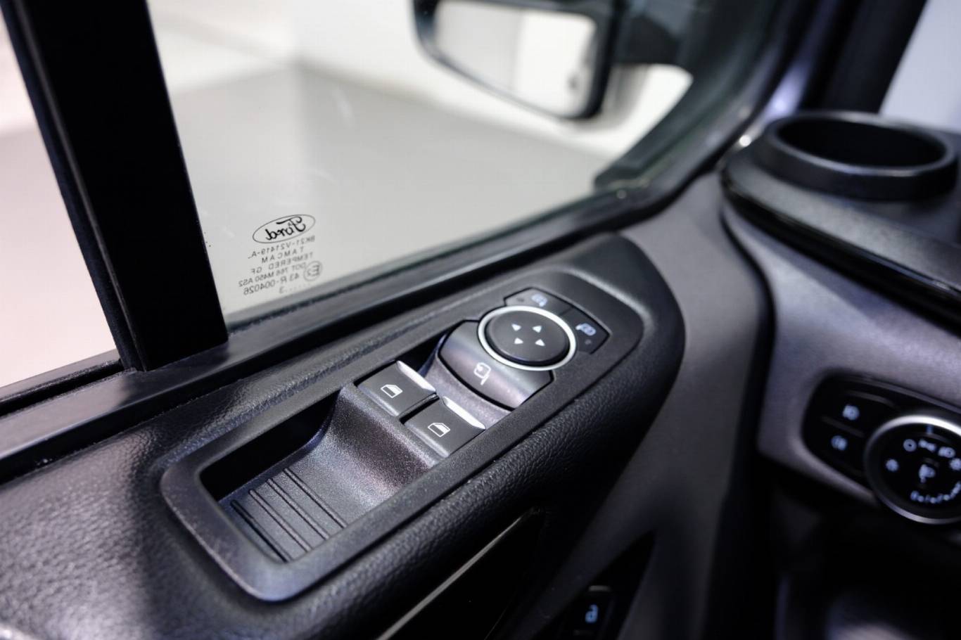 FORD Tourneo Custom 26