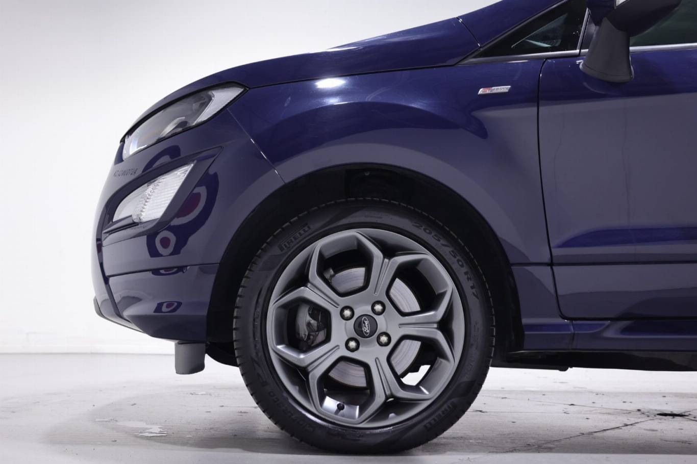 FORD EcoSport 4