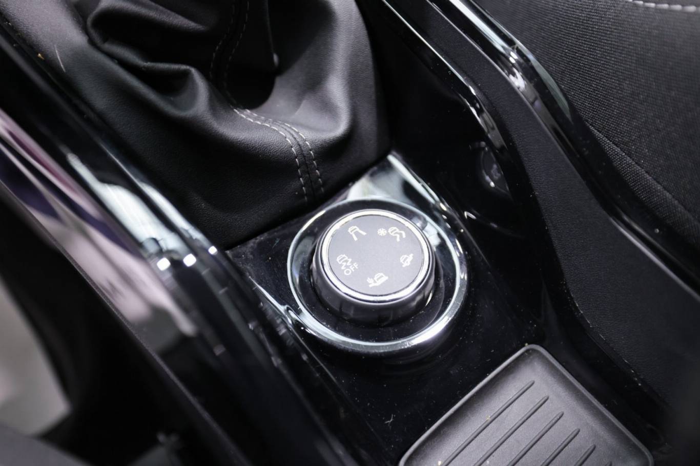 PEUGEOT 2008 30