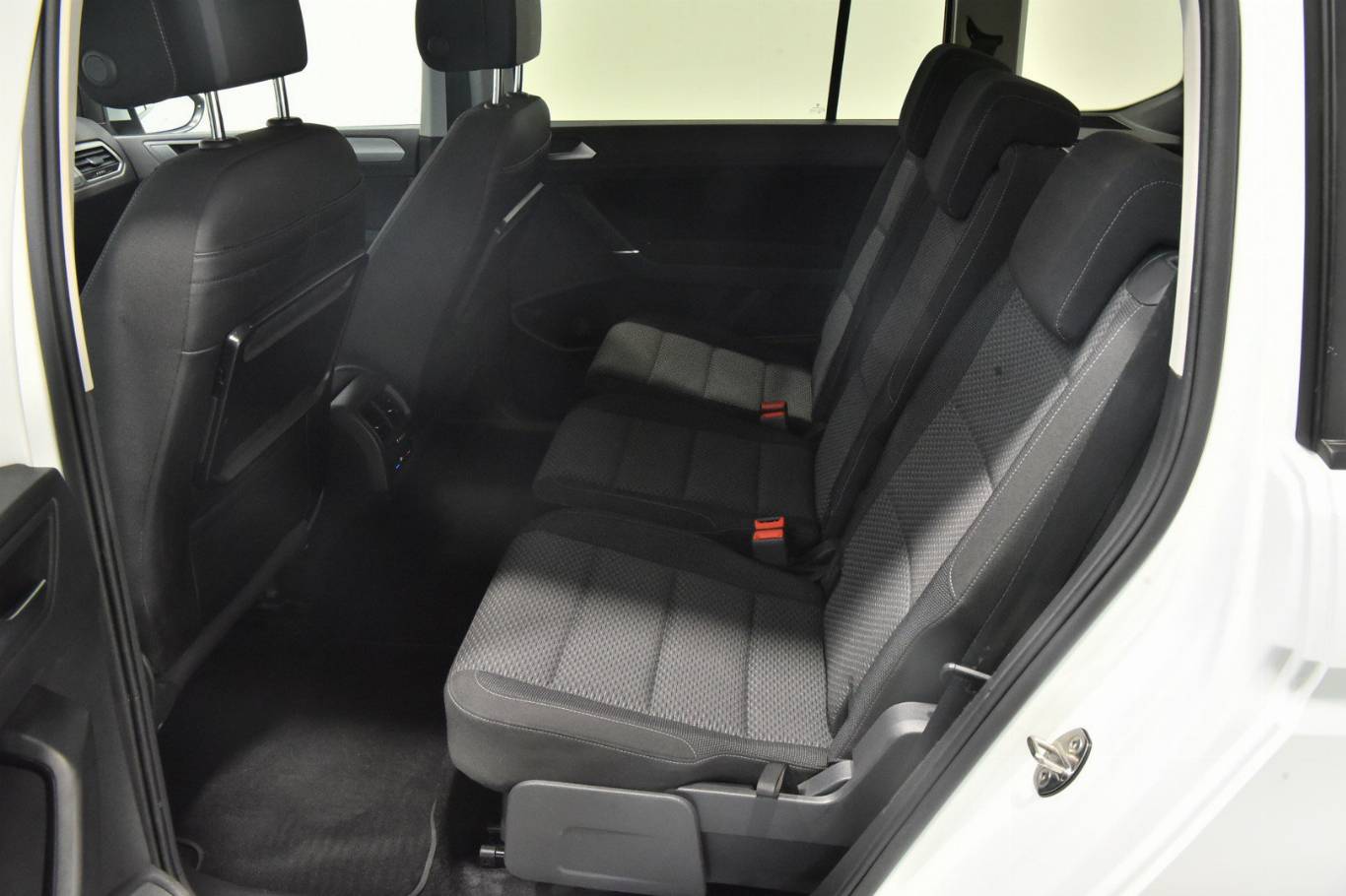 VOLKSWAGEN Touran 34