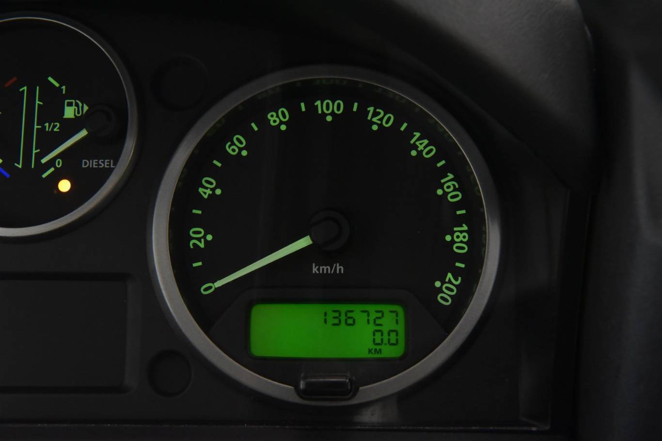 LAND ROVER Defender 23