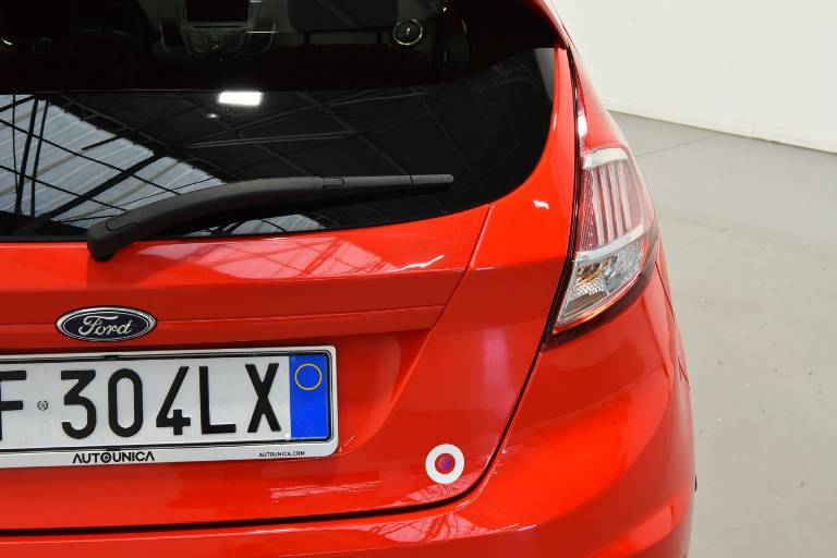 FORD Fiesta 18