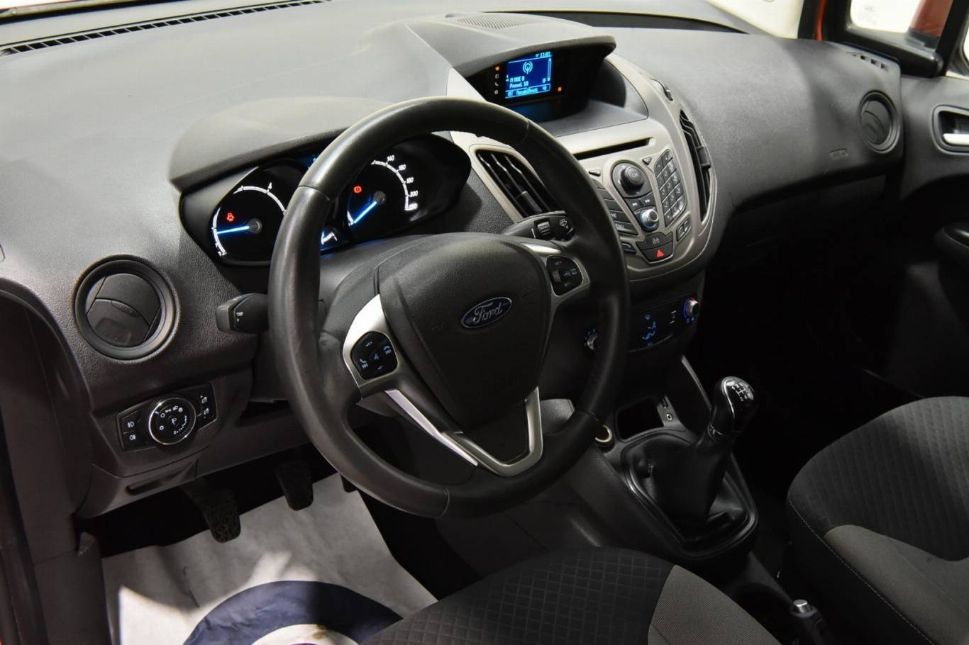 FORD Tourneo Courier 3