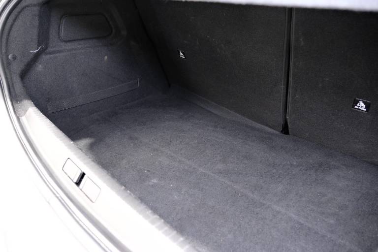 PEUGEOT 208 73