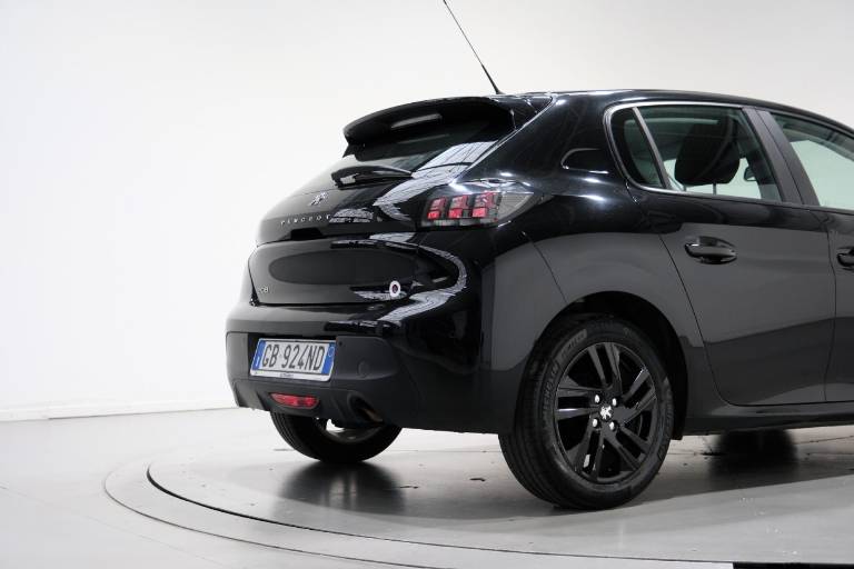 PEUGEOT 208 50