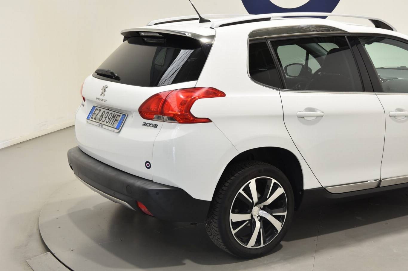 PEUGEOT 2008 12