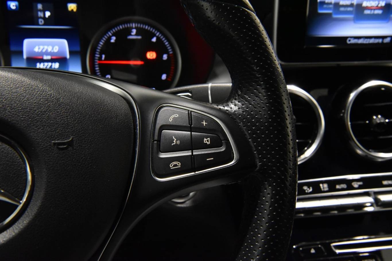 MERCEDES-BENZ GLC 250 22