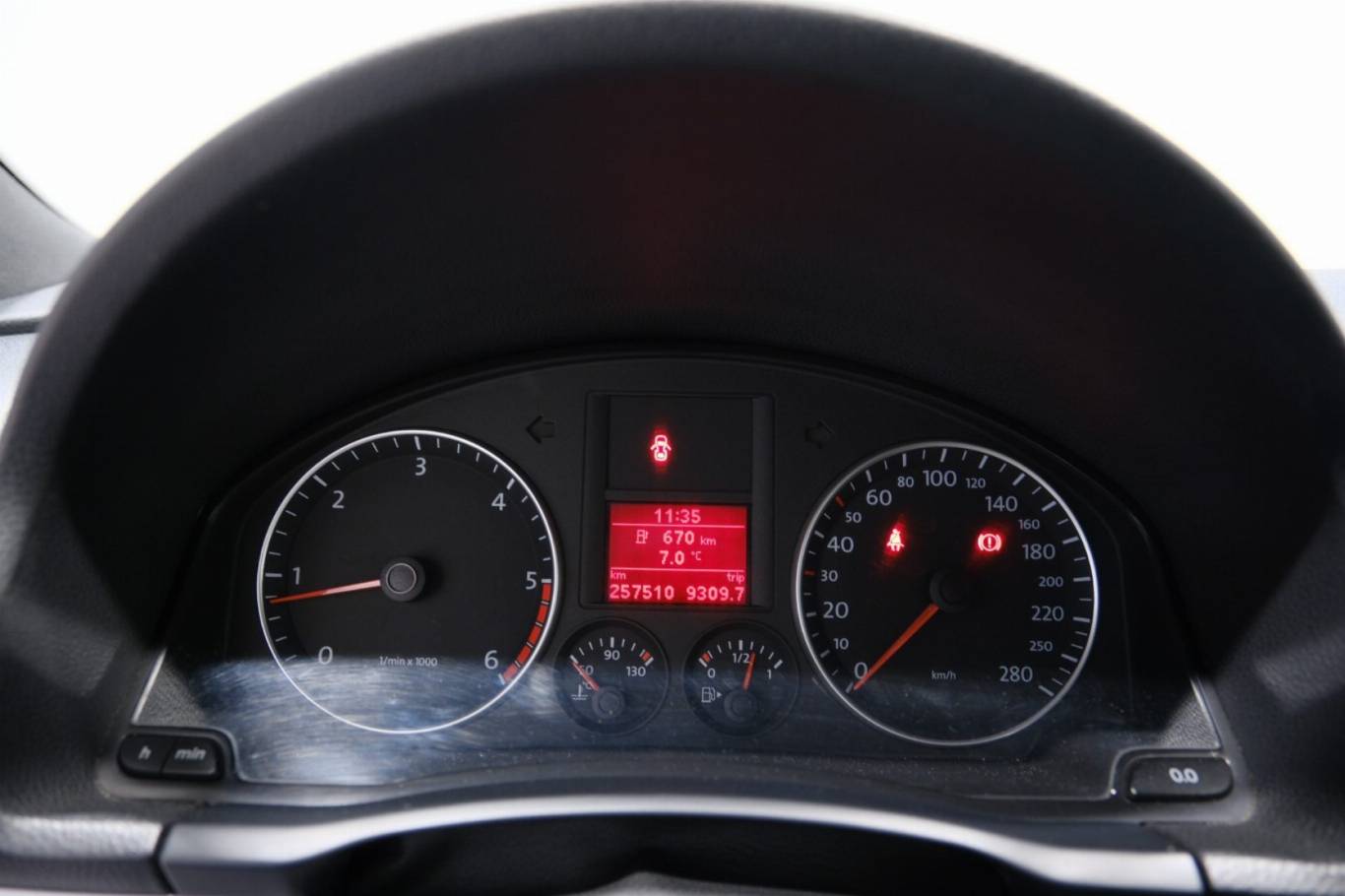 VOLKSWAGEN Scirocco 8