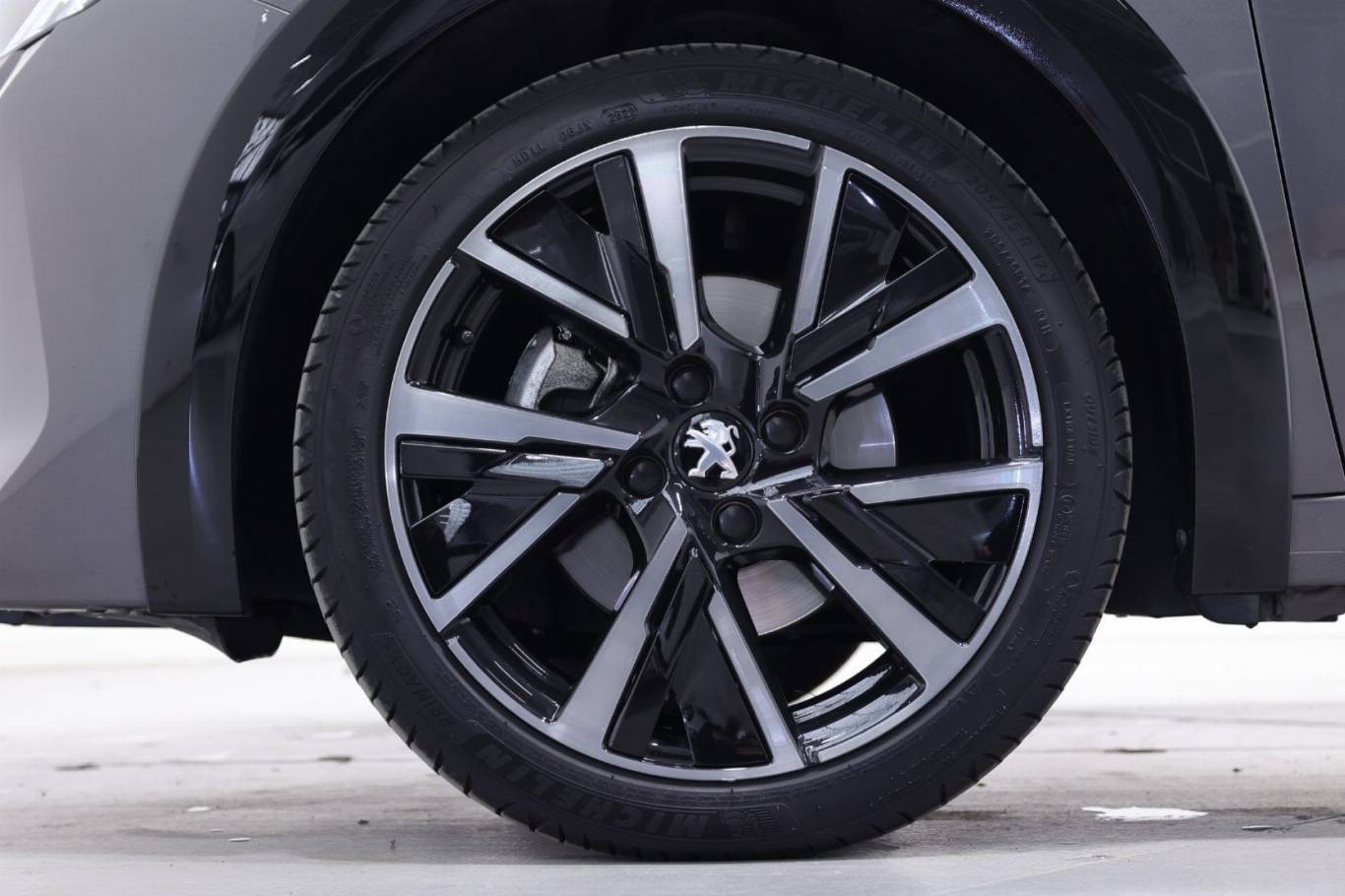 PEUGEOT 208 14