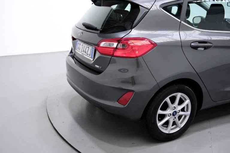 FORD Fiesta 48