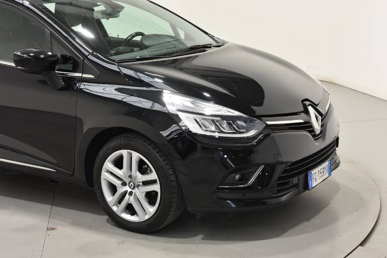 RENAULT Clio 20