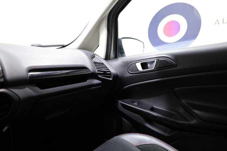 FORD EcoSport 31