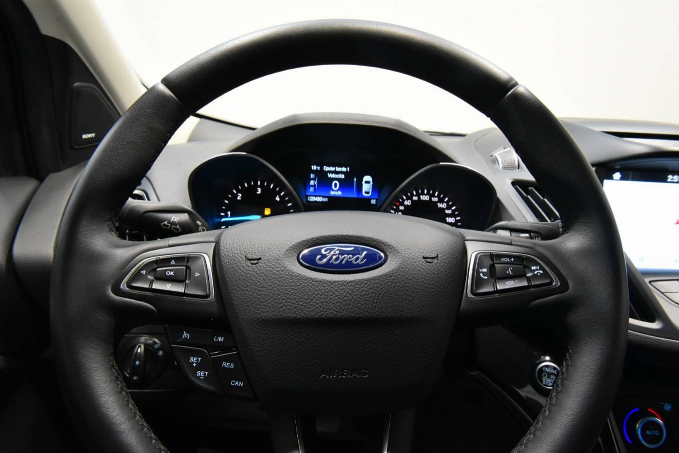 FORD Kuga 39