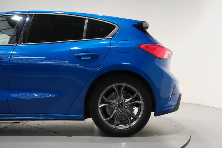 FORD Focus 44