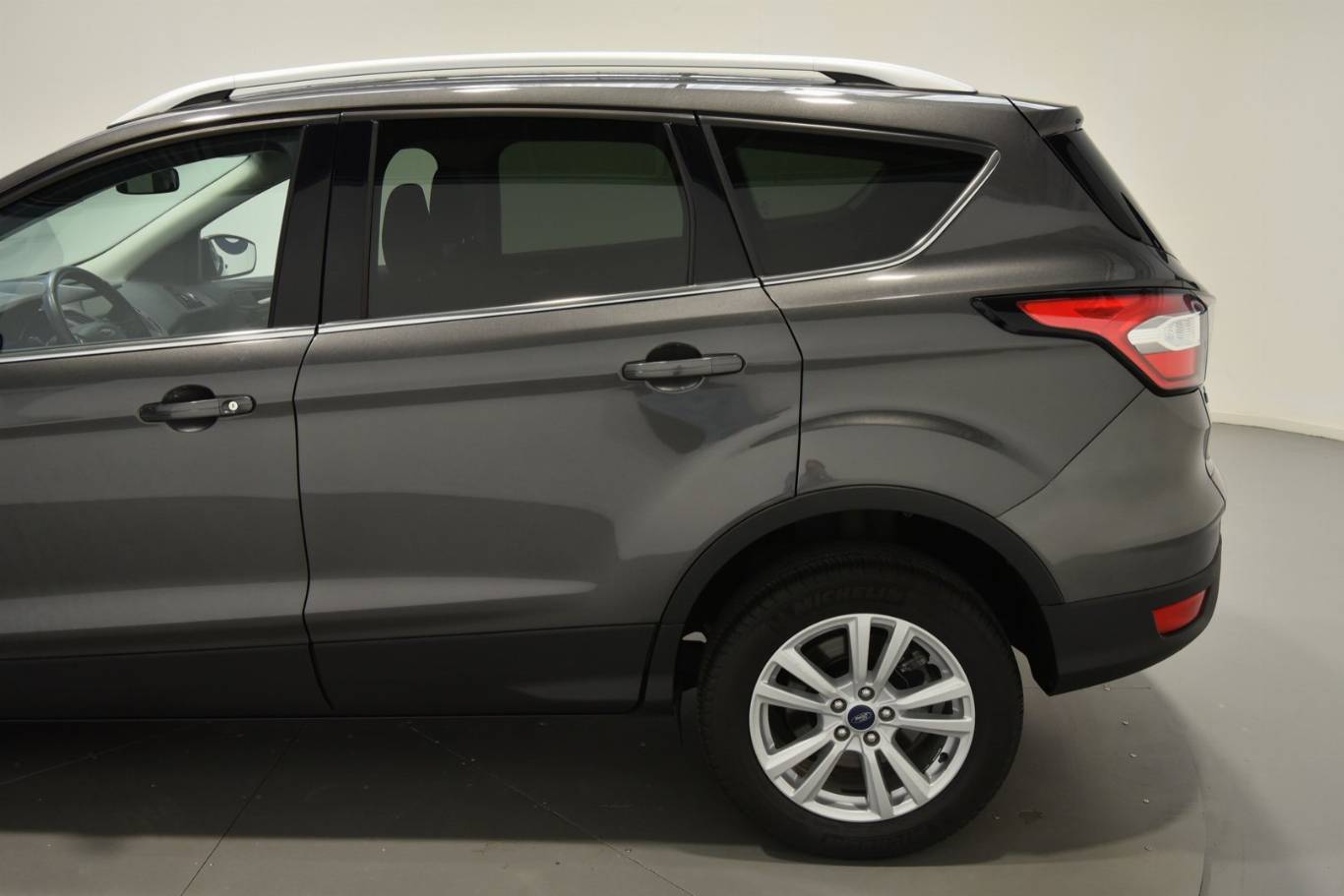 FORD Kuga 59