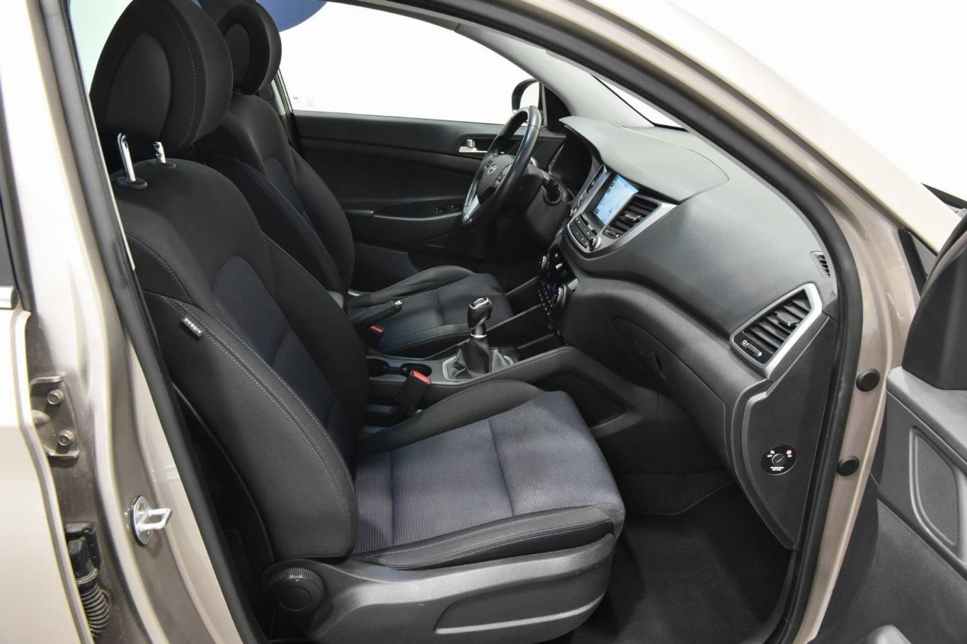 HYUNDAI Tucson 16