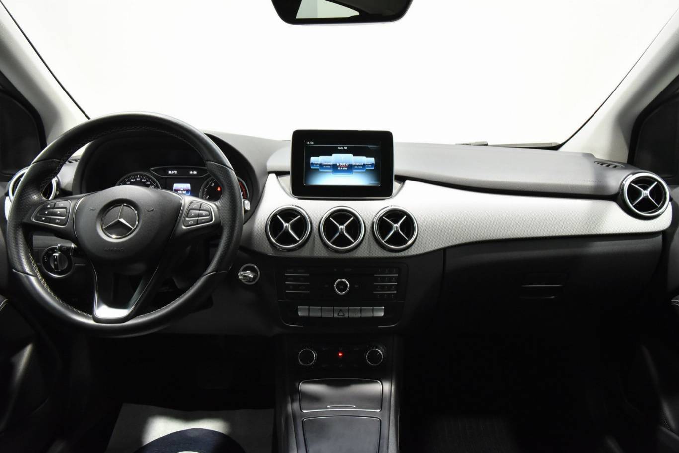 MERCEDES-BENZ B 200 21