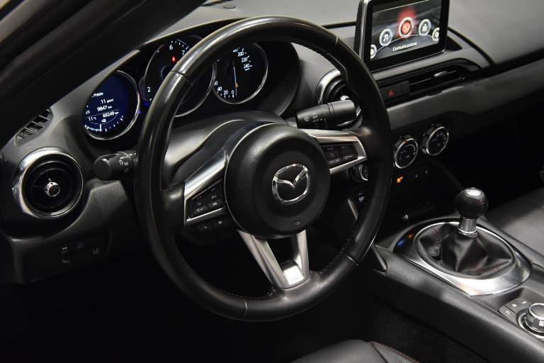 MAZDA MX-5 8