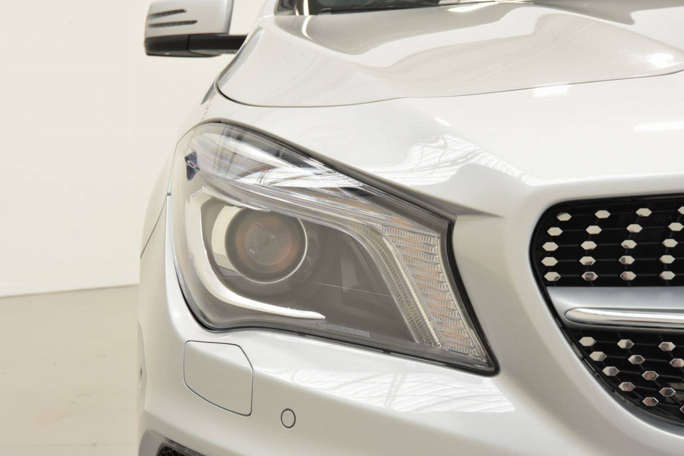 MERCEDES-BENZ CLA 200 38