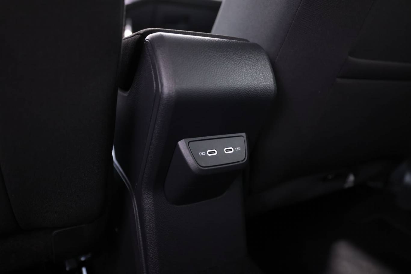 VOLKSWAGEN Polo 33