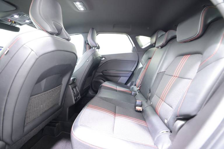 RENAULT Captur 36