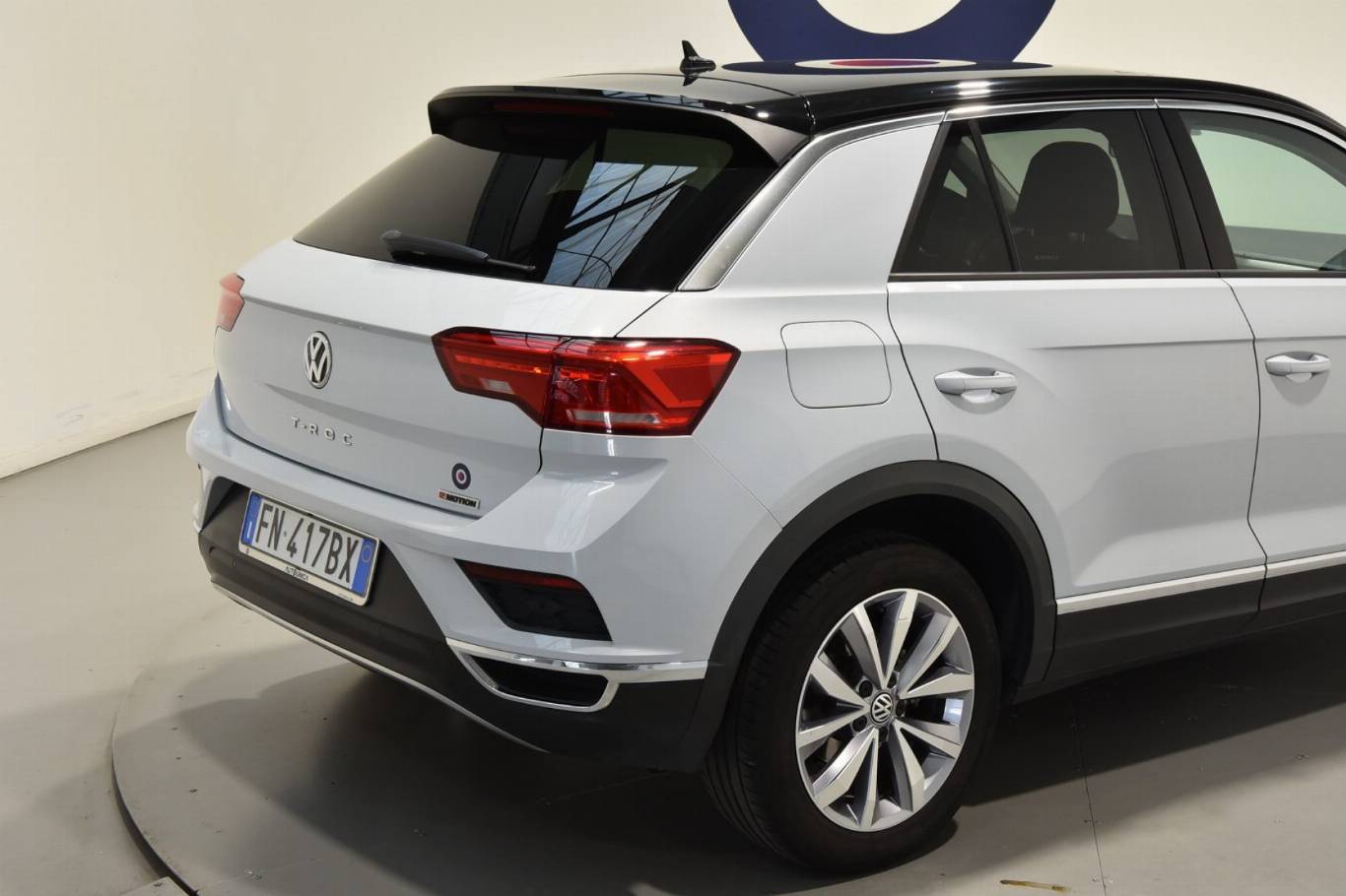 VOLKSWAGEN T-Roc 19