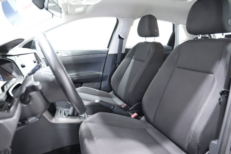 VOLKSWAGEN Polo 6