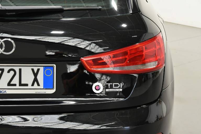 AUDI Q3 12
