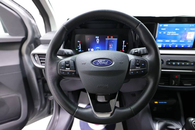 FORD Tourneo Courier 23