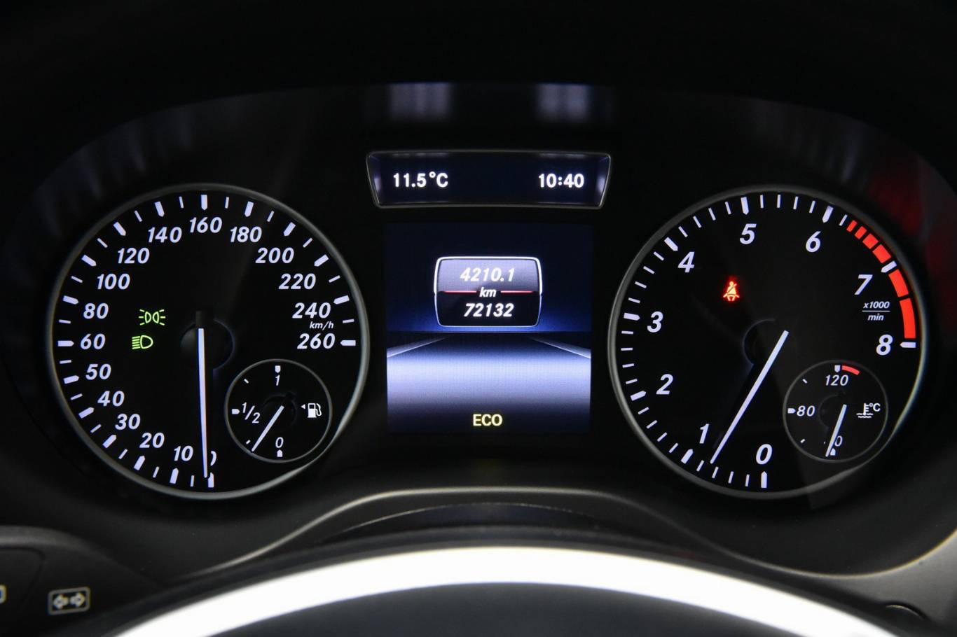 MERCEDES-BENZ A 180 25