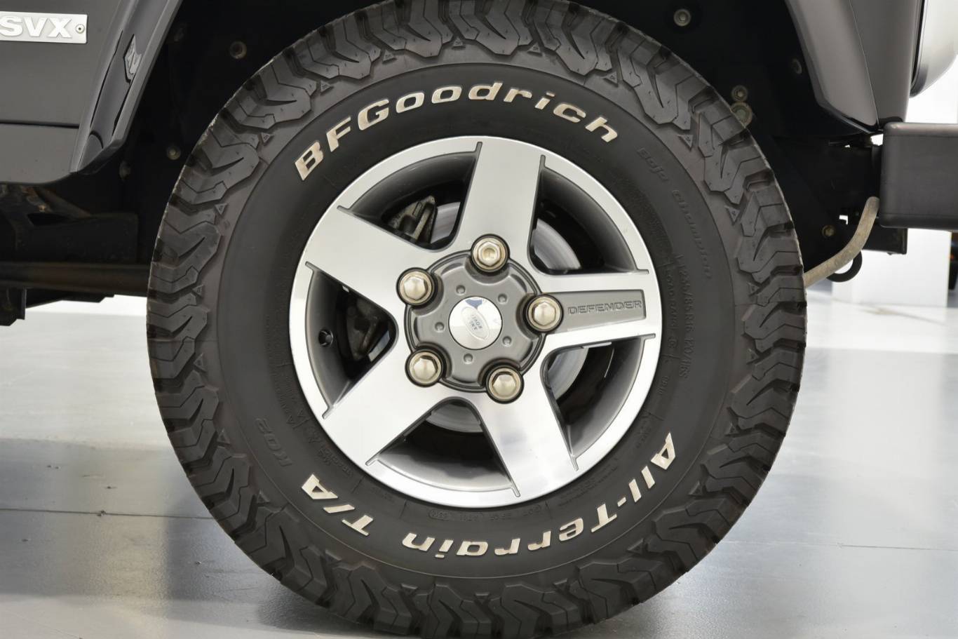 LAND ROVER Defender 32