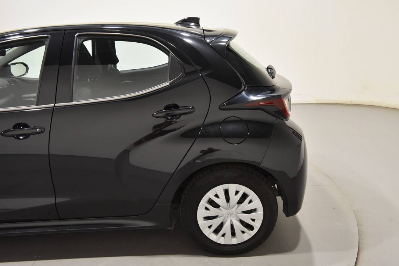 TOYOTA Yaris 27