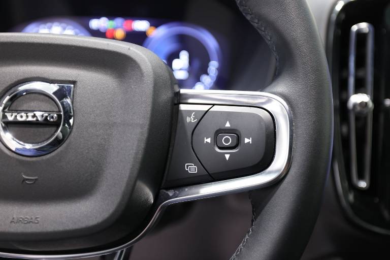 VOLVO XC40 22