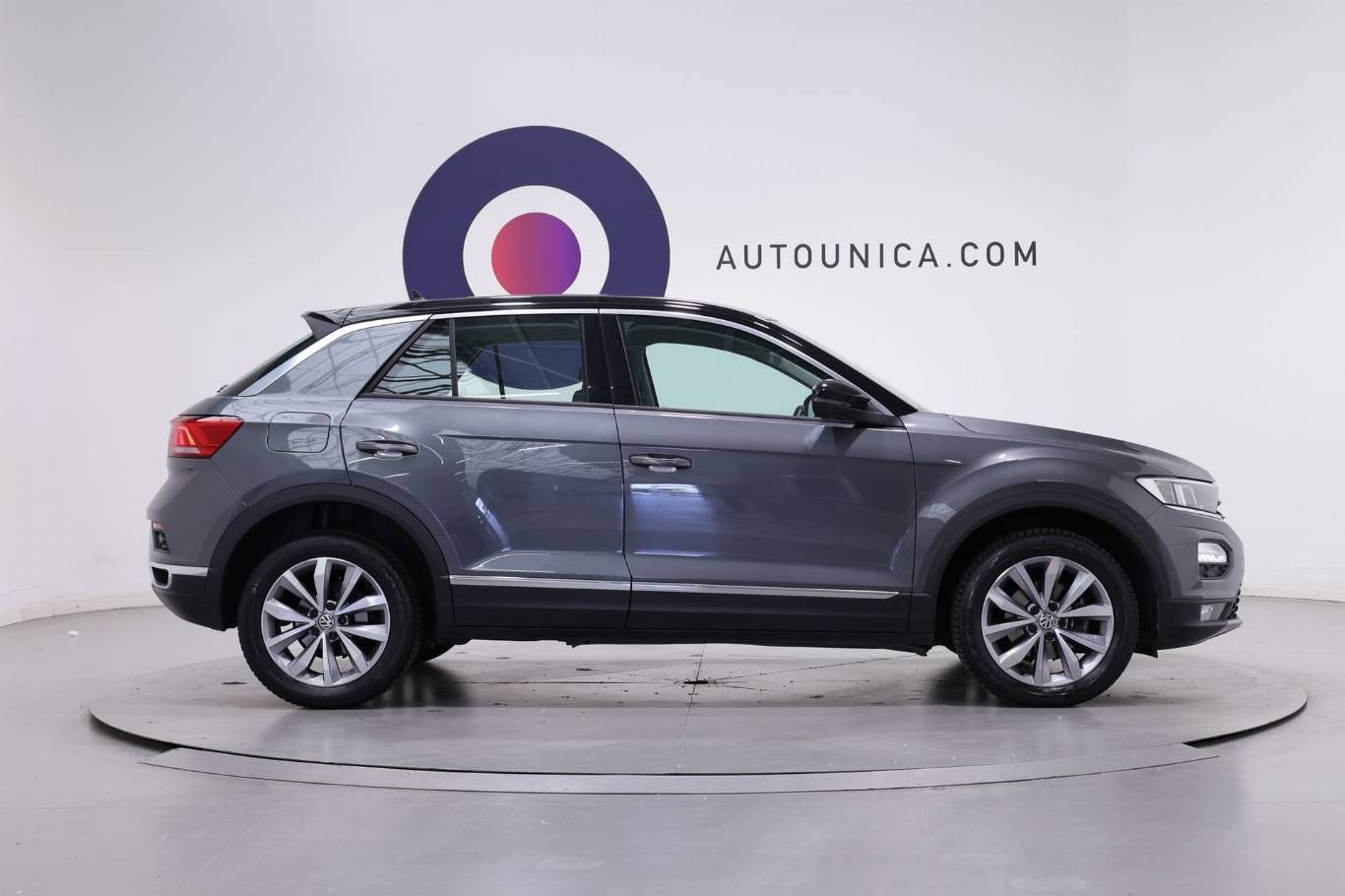 VOLKSWAGEN T-Roc 3