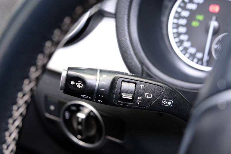 MERCEDES-BENZ B 200 23