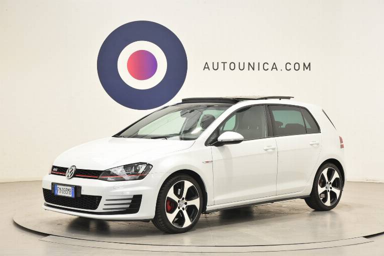 VOLKSWAGEN Golf GTI 1