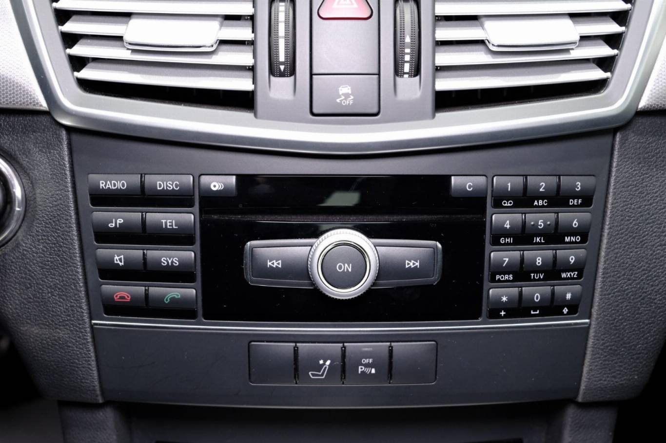 MERCEDES-BENZ E 250 28